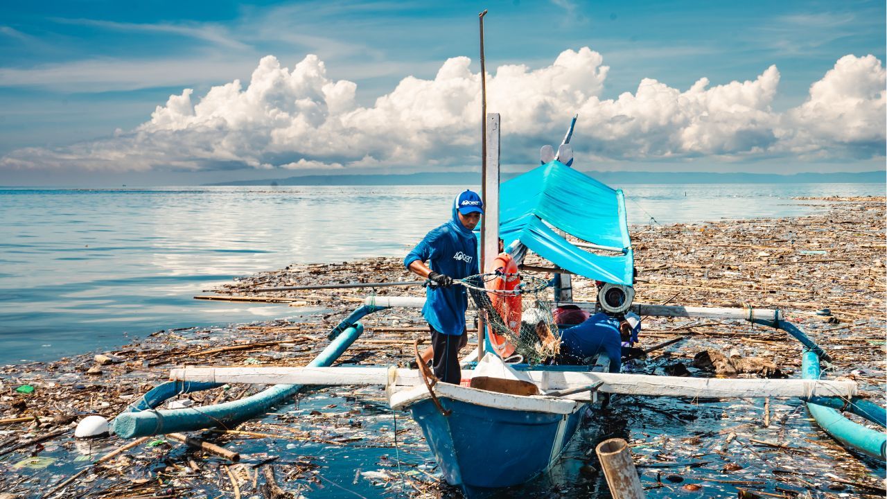 garbage in the ocean
