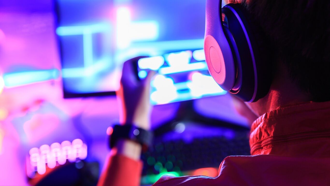 mobile games revolution and history of online gaming