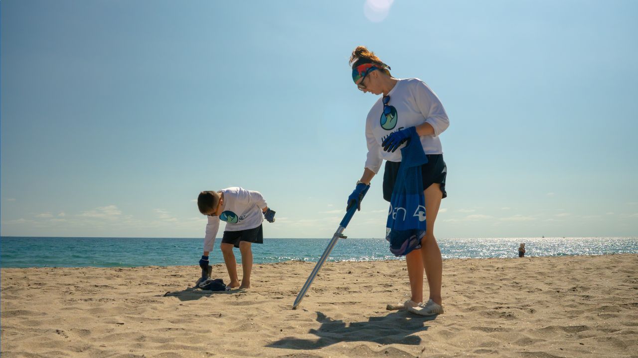 beach cleanup